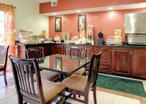 Jacksonville NC Quality Inn Hotel - Enjoy complimentary continental breakfast