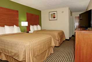 Jacksonville NC Quality Inn Hotel - Family room with two double beds in Jacksonville, NC