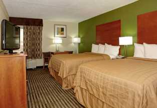 Jacksonville NC Quality Inn Hotel - Family rooms with two double beds can host up to 4 adults